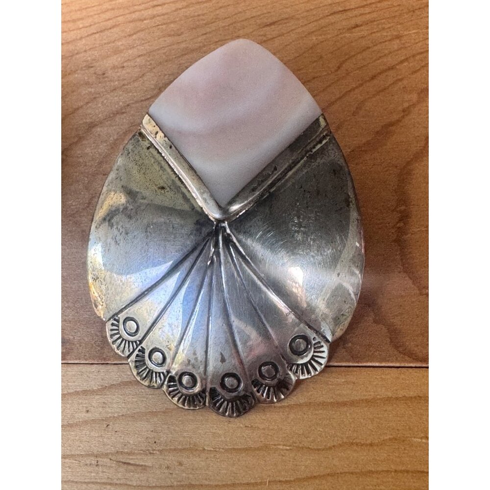 Taxco Sterling Silver Pink Shell Teardrop Earrings With Stamped Design - Picture 2 of 7